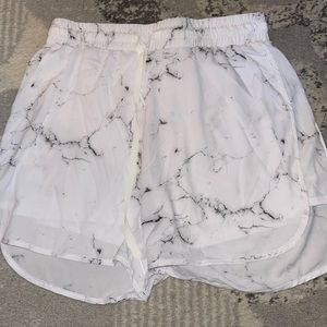 Buff bunny marble work out shorts